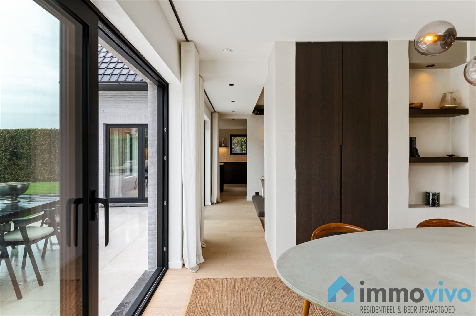 Hoogwaardig gerenoveerde villa met poolhouse en zwembad foto 9