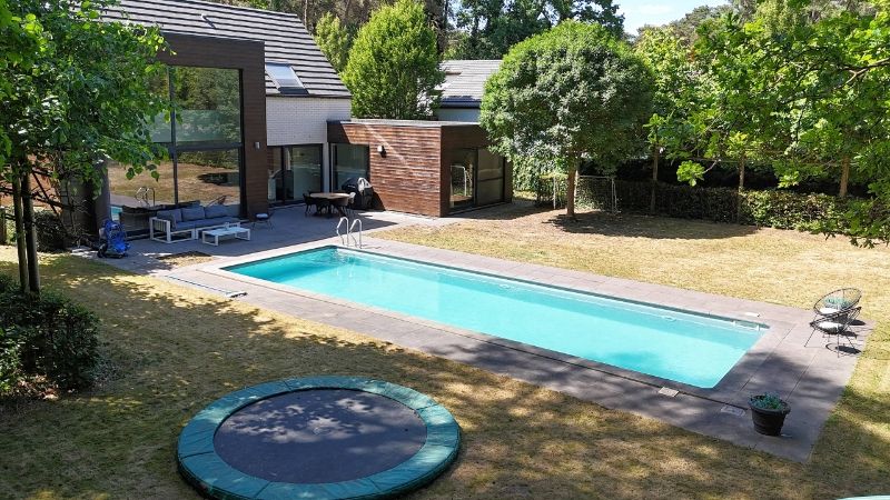 Moderne villa van 230m² op 14a08ca met openluchtzwembad foto 35