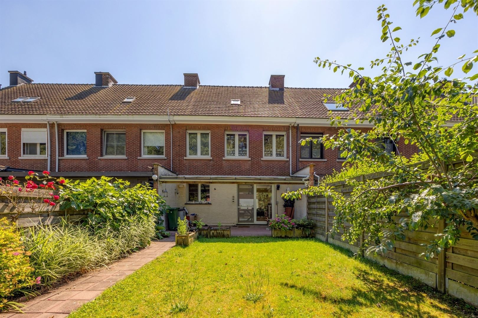 Gezellige gezinswoning met drie slaapkamers en achteruitgang foto 11