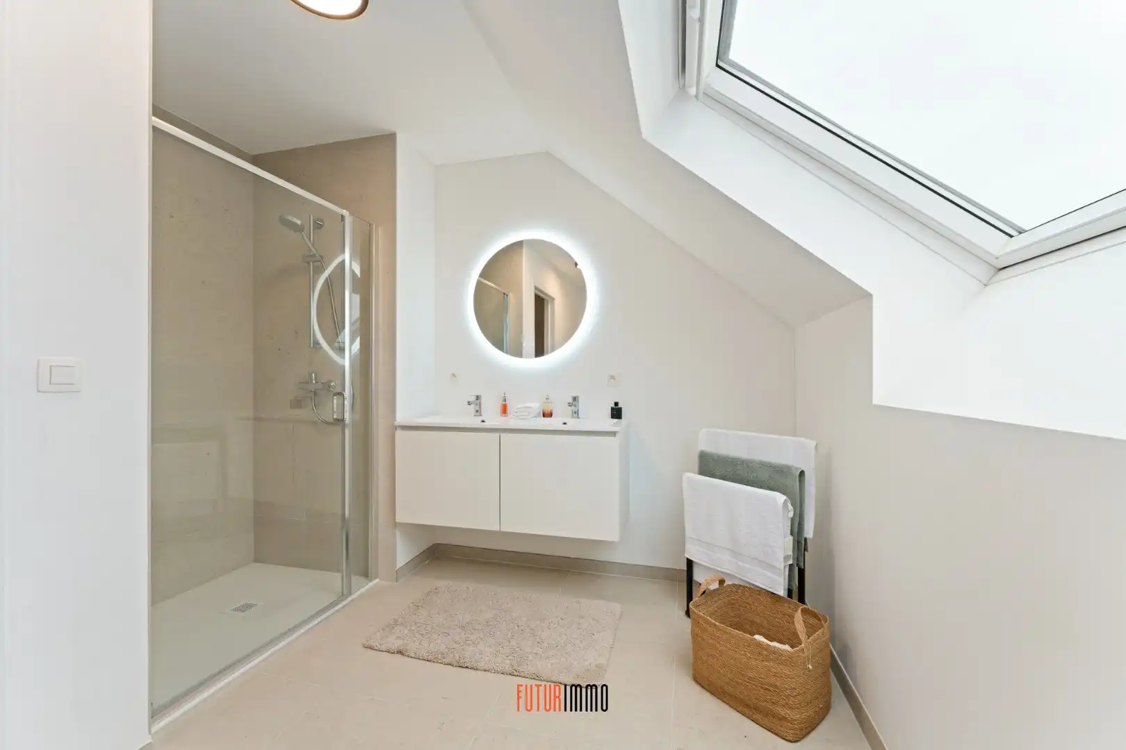 Nieuwbouwwoning met garage foto 9