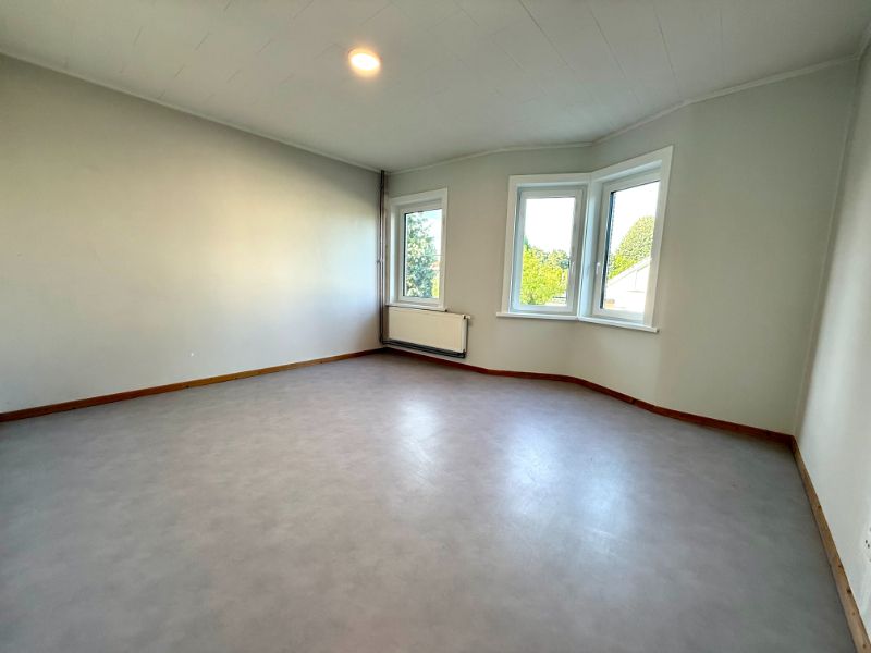 Charmante halfopen gezinswoning 3 kamers, tuin en garage foto 12