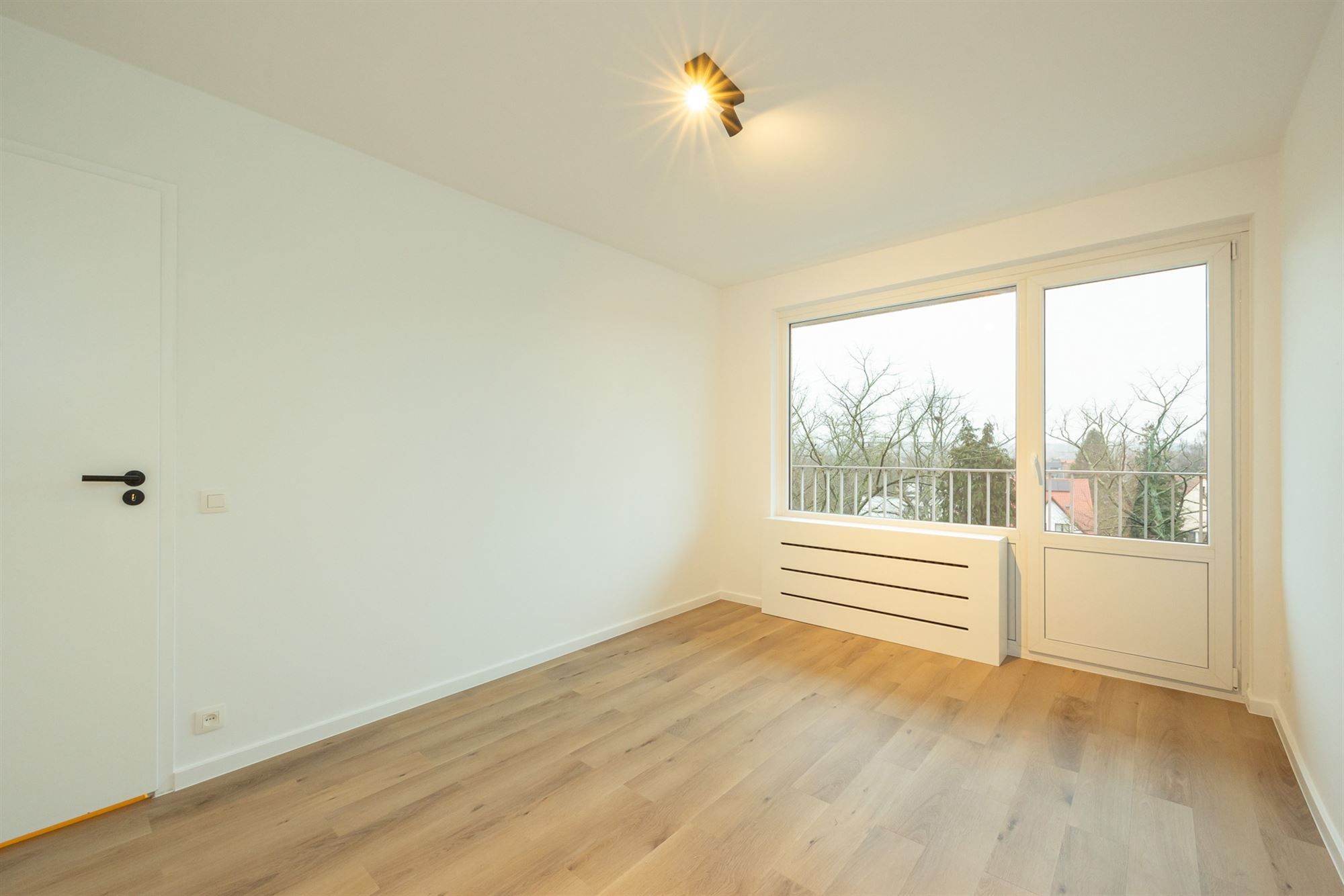 Gerenoveerd app. met 2 slpk. en terras foto 12