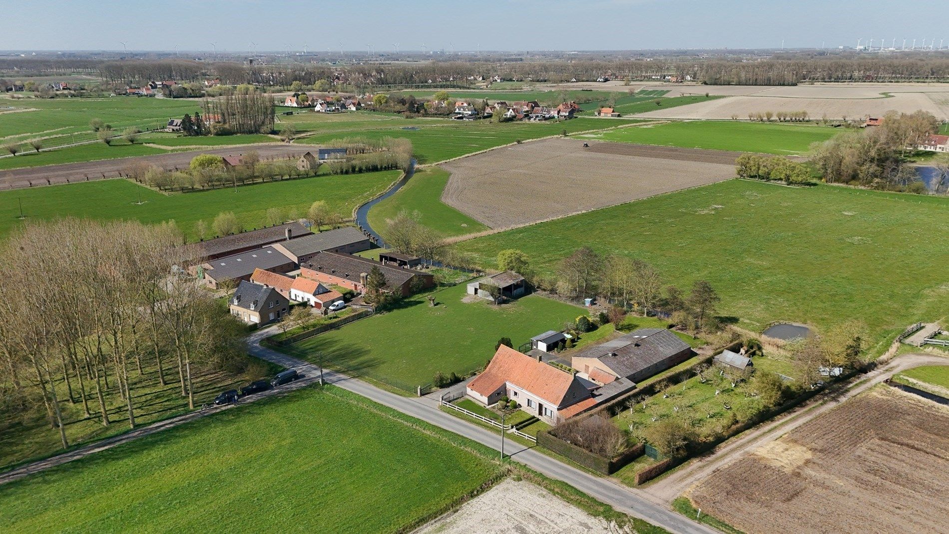 Te renoveren hofstede op toplocatie te Damme foto 13