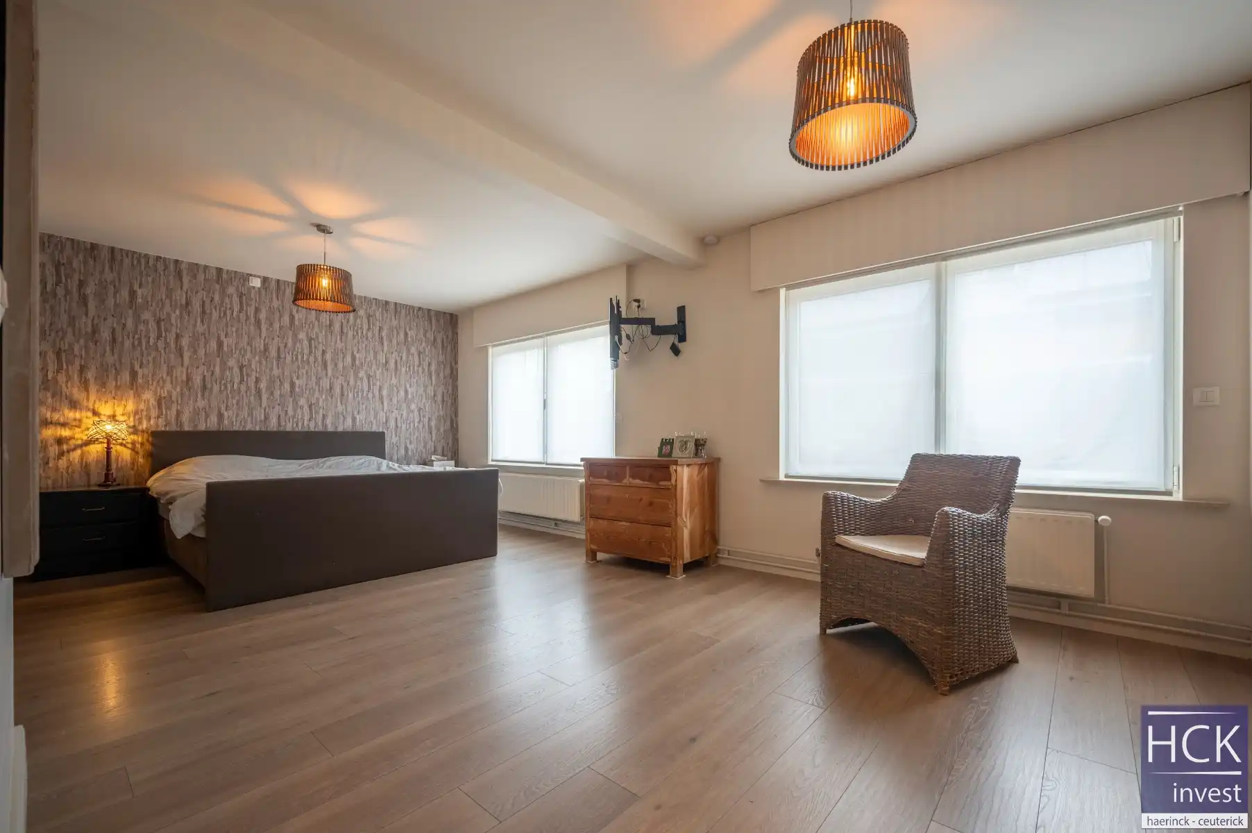 KRUISHOUTEM - Instapklare en prachtig gelegen woning met 4 SLPK. én zwembad foto 11