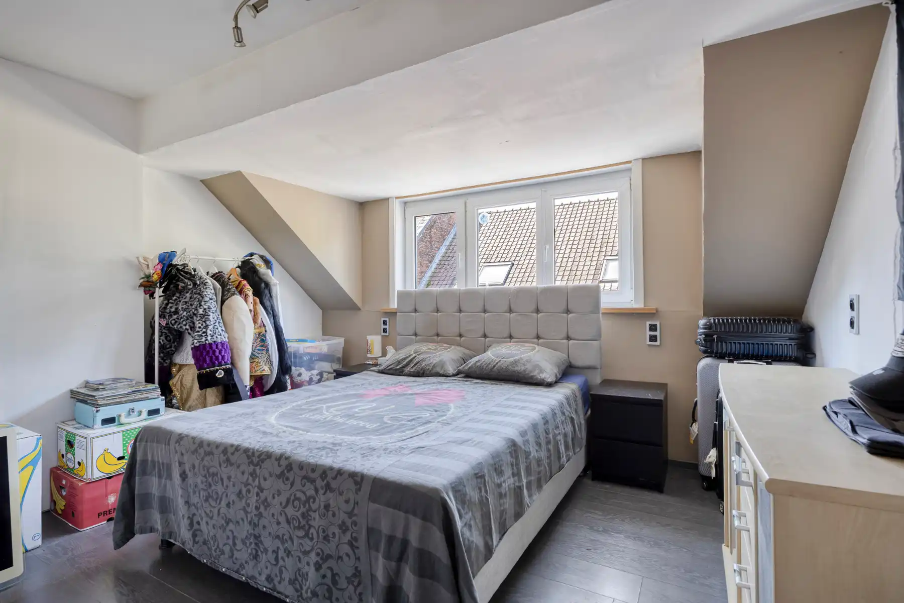 Gezellige stadswoning met 2 slaapkamers en parking achteraan foto 13