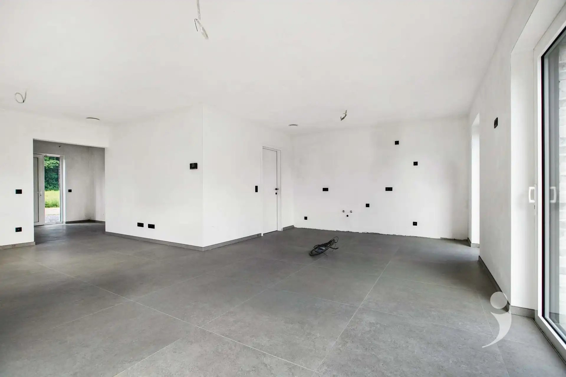 Knappe nieuwbouw woning op een rustige locatie!  foto 6