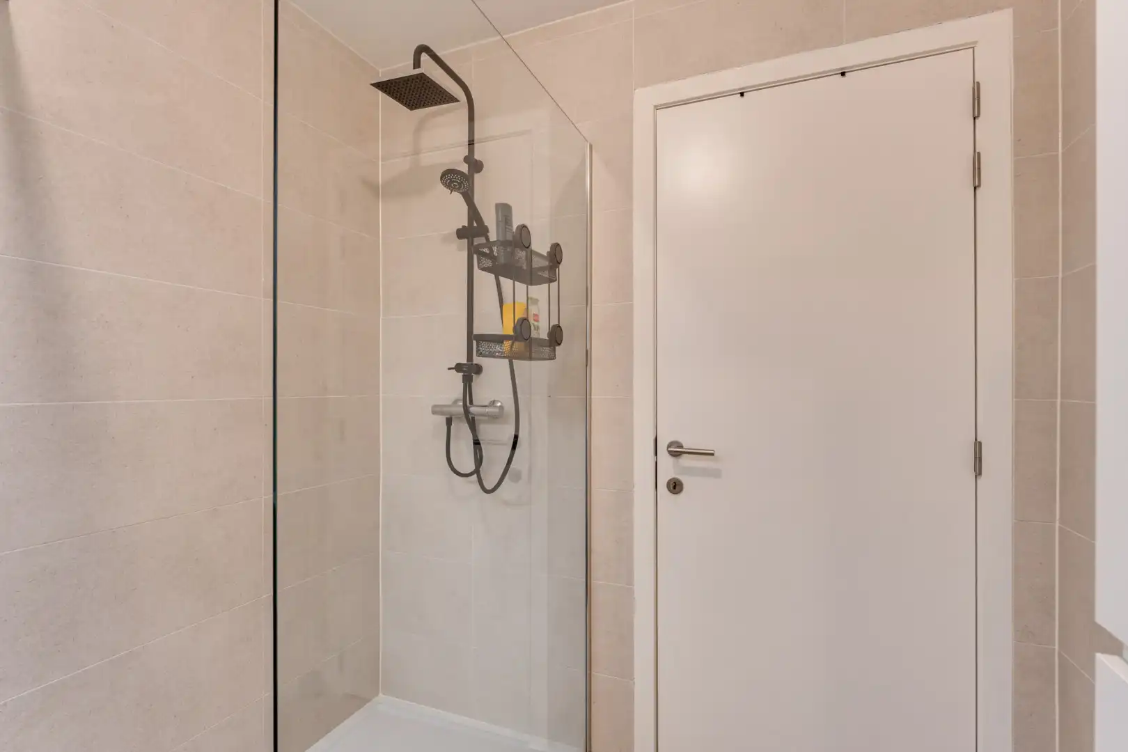 Recent, gelijkvloers appartement in een stijlvolle residentie mét ondergrondse parkeerplaats en kelderberging!  foto 18