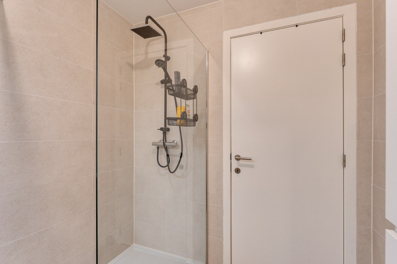 Recent, gelijkvloers appartement in een stijlvolle residentie mét ondergrondse parkeerplaats en kelderberging!  foto 18