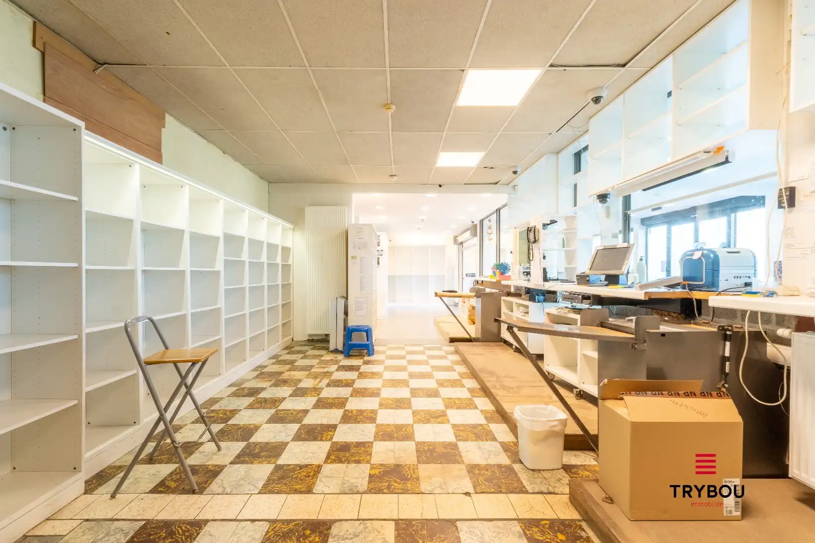 Commercieel pand met woonmogelijkheden op uitstekende ligging foto 6