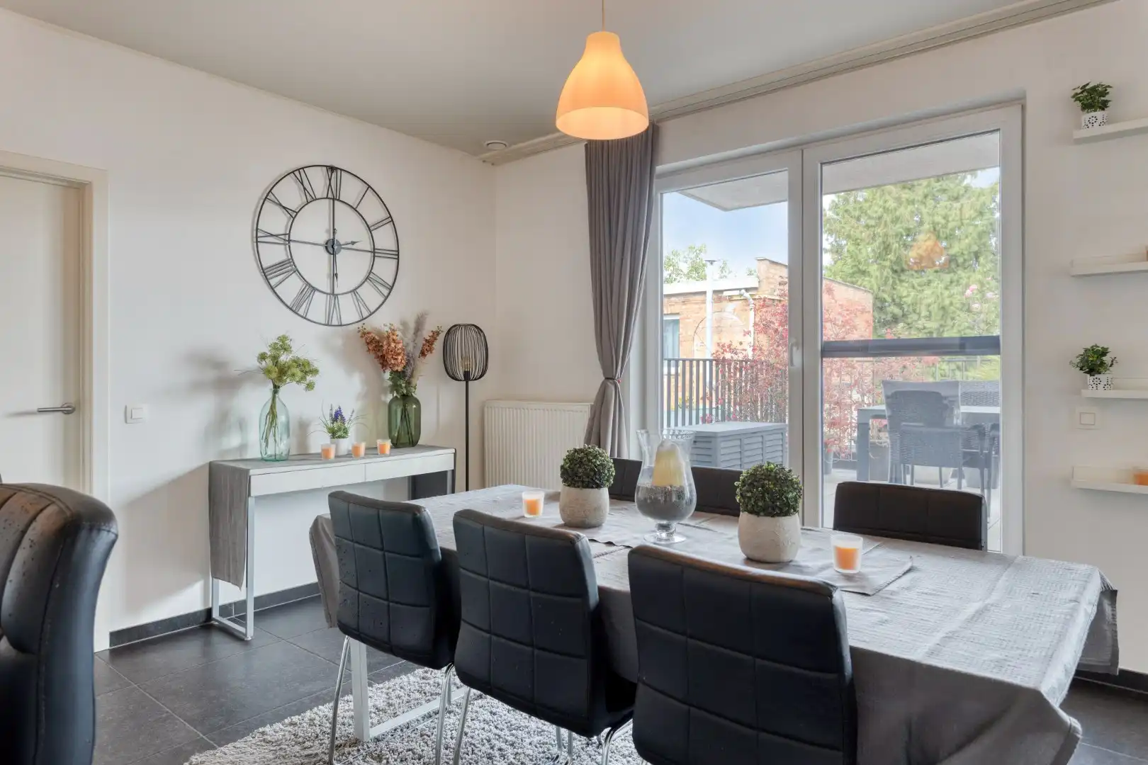 Instapklaar 1 slpk appartement met terras en garage foto 6