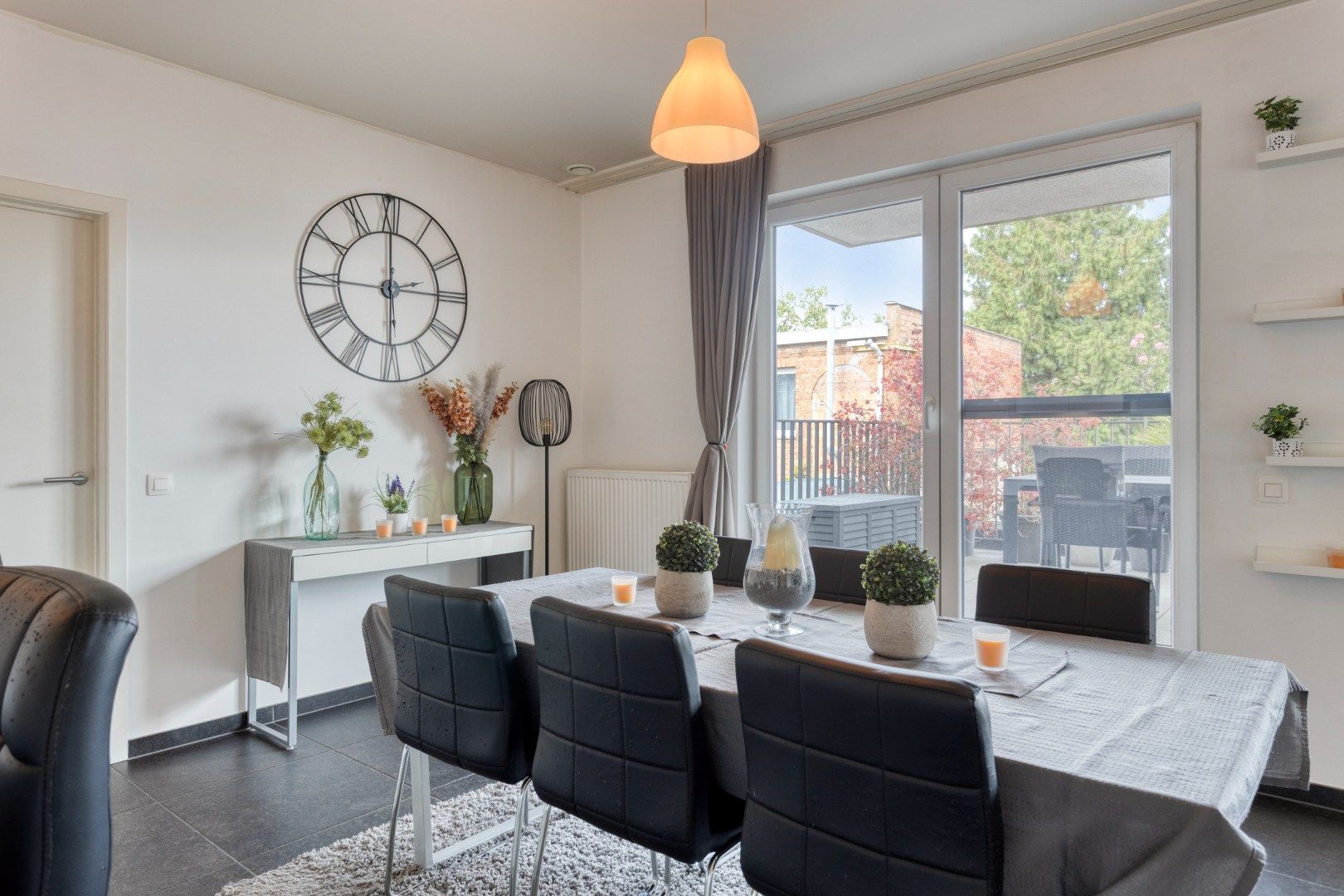 Instapklaar 1 slpk appartement met terras en garage foto 6