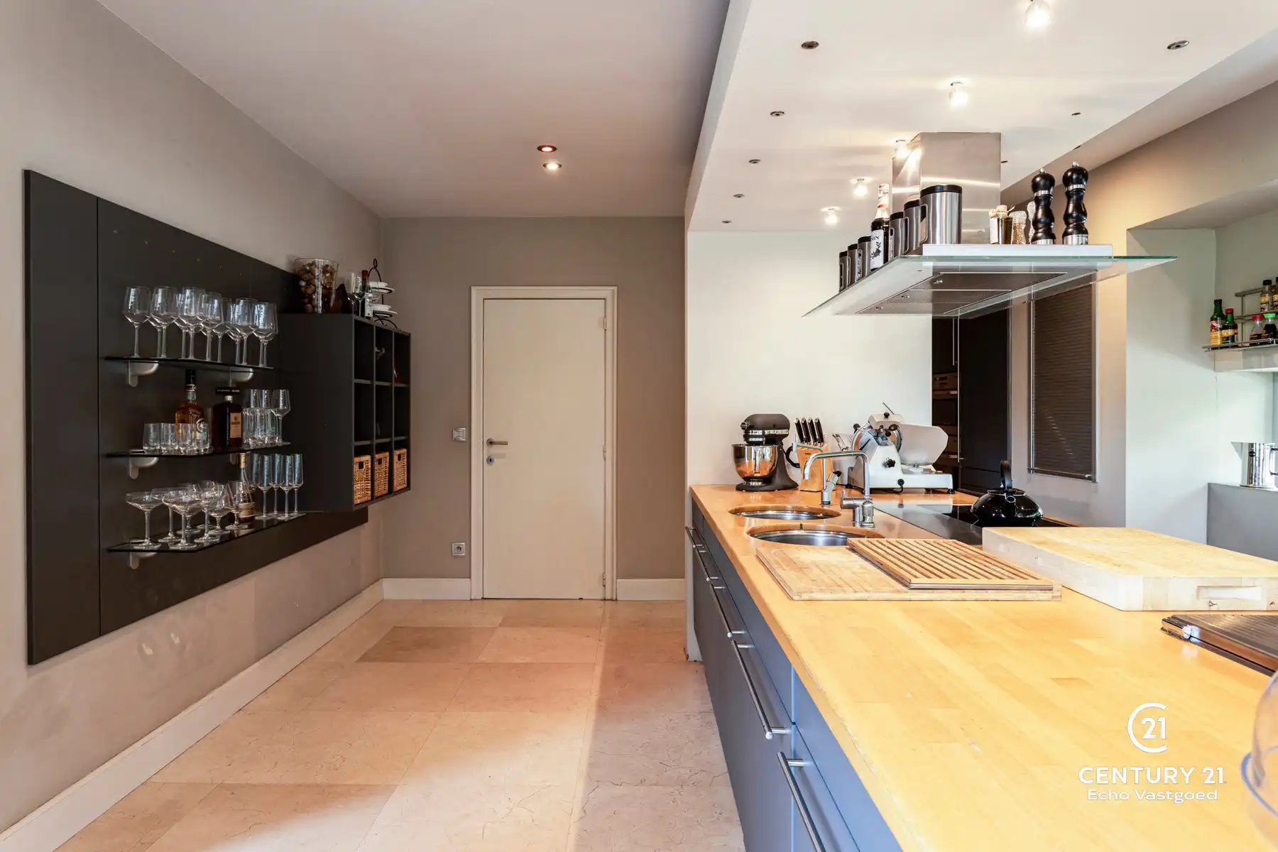 Villa met binnenzwembad en COMPLETE wellness op ca 2590m² foto 14