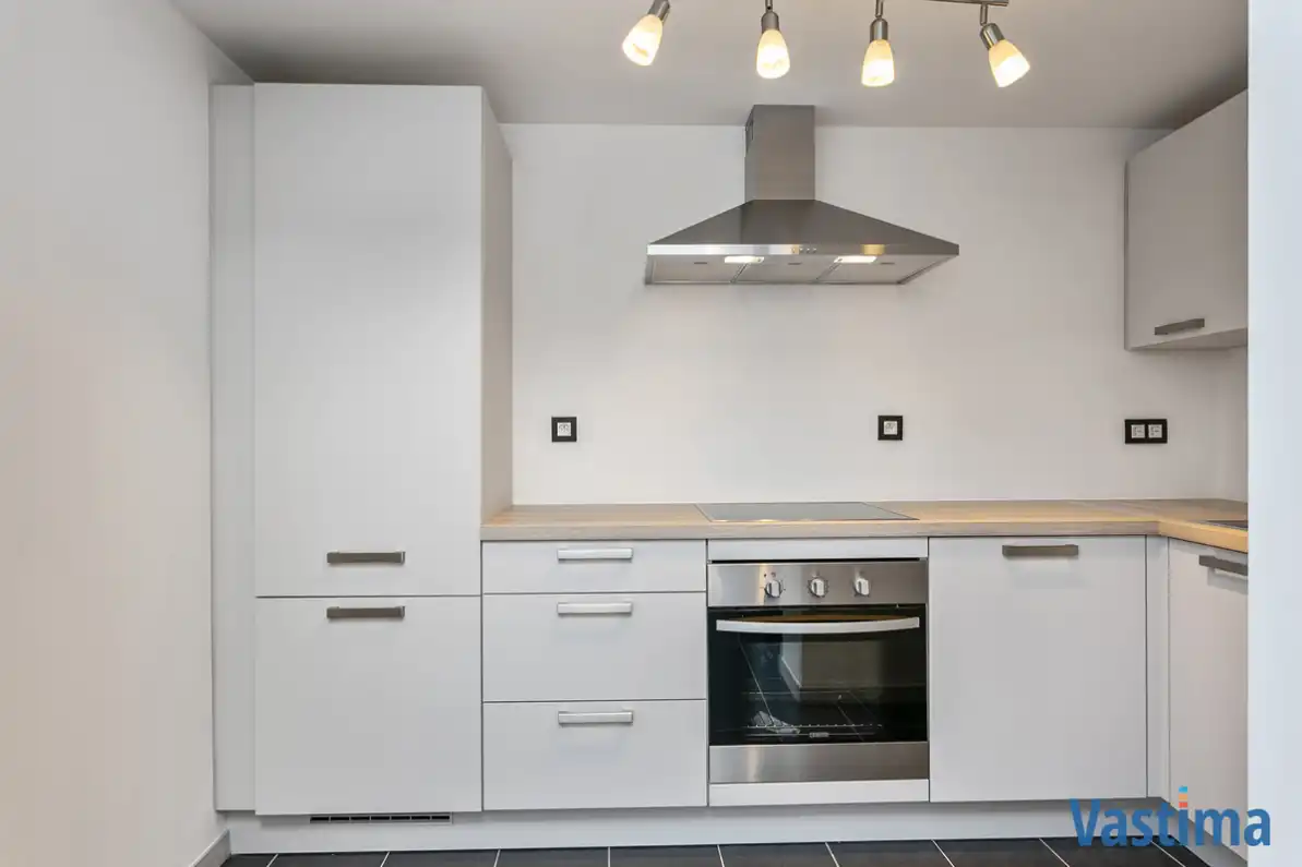 Gerenoveerde woning met 1 slaapkamer, 2 hobbyruimtes en ruim terras foto 4