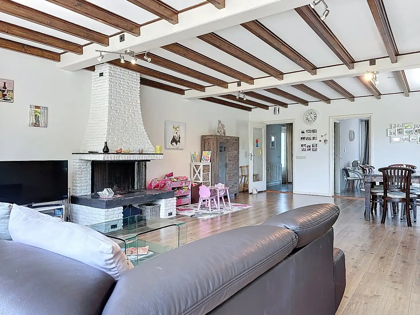 Verassend ruim vlak bij zee foto 3