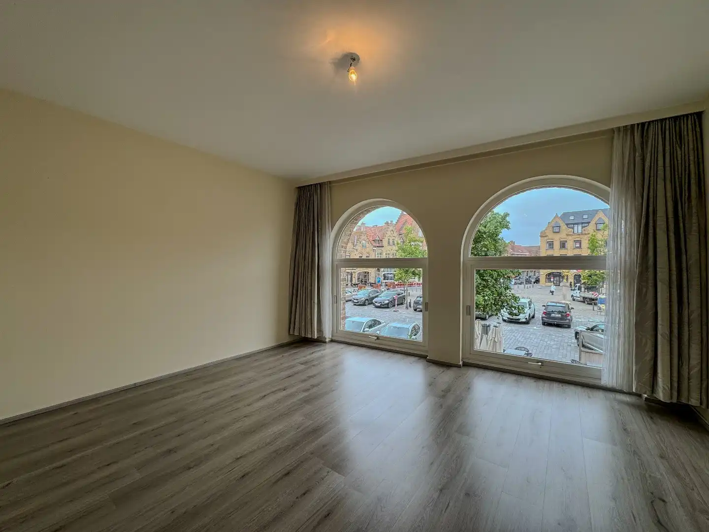 Centraal gelegen appartement met 2 slaapkamers. foto 3
