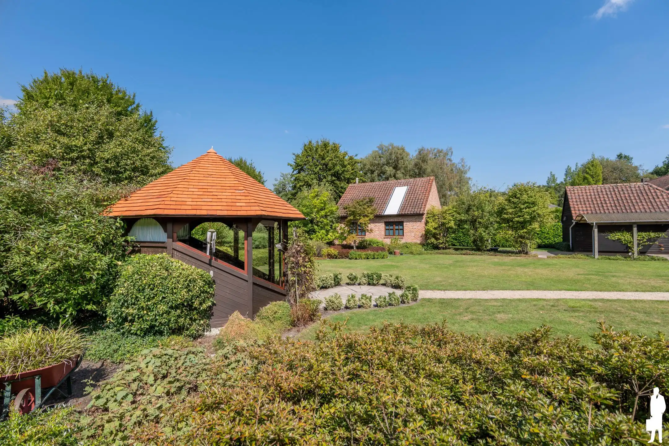 Villa - uitzonderlijke ligging; nabij Nederl.; wijde natuur foto 21