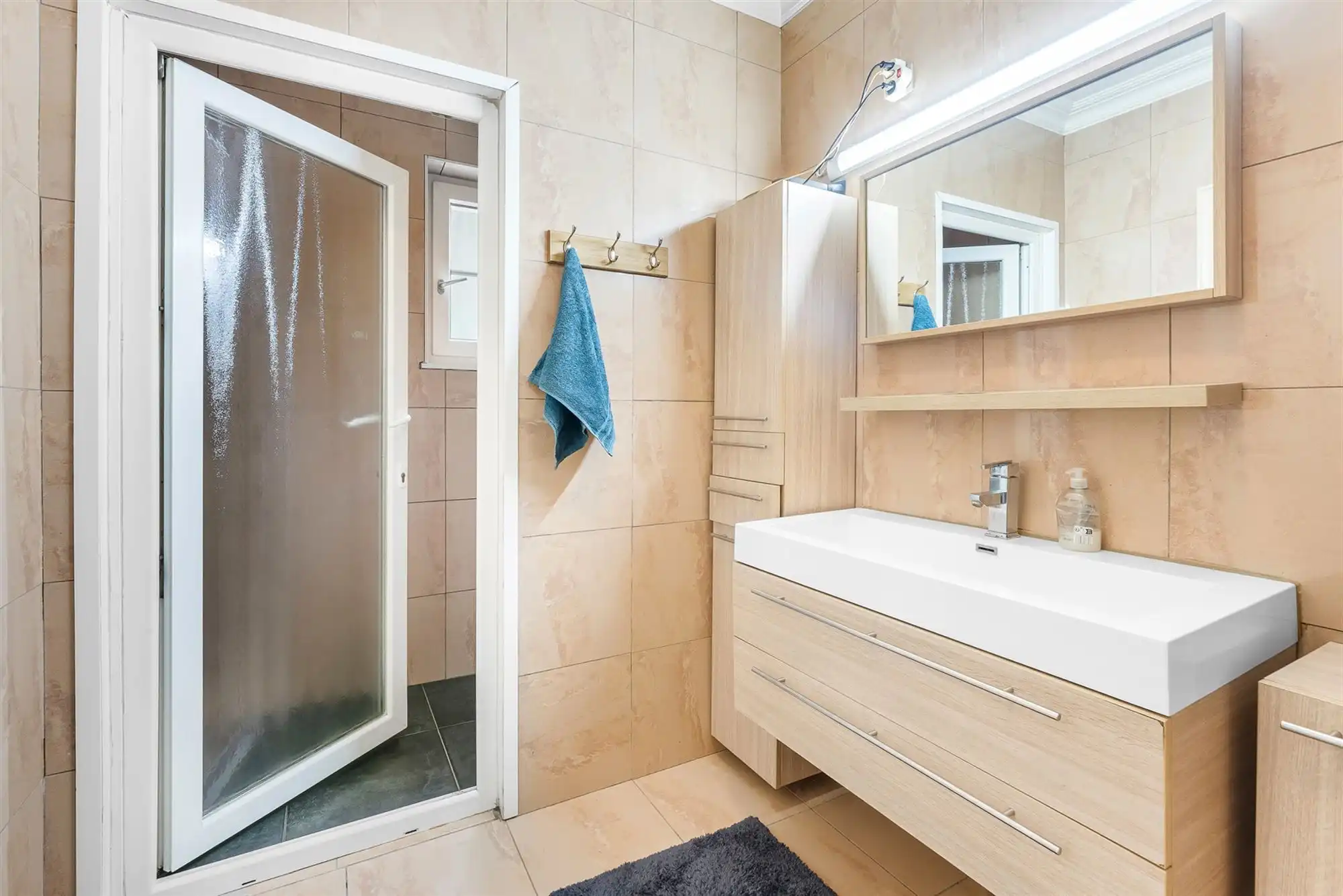 ZEER RUIME, GOED ONDERHOUDEN WONING (269M²) MET 4 SLAAPKAMERS EN RUIME GARAGE OP EEN PERCEEL VAN 10ARE TE BEVERLO foto 11