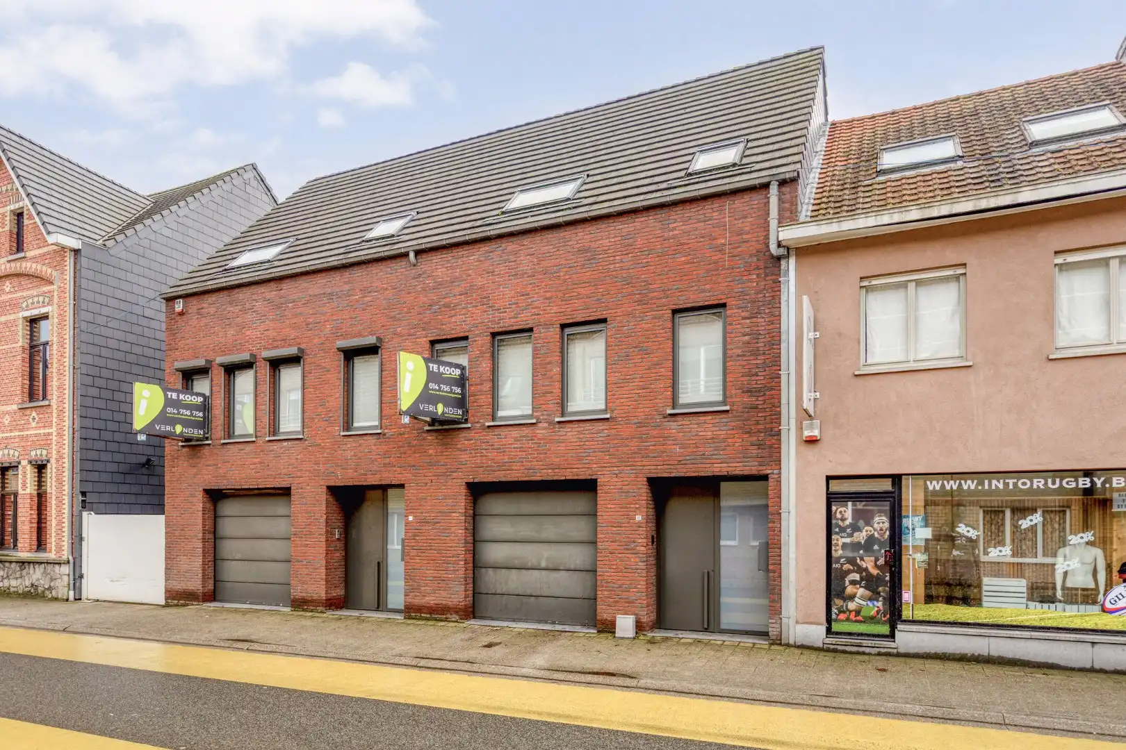 Instapklare bel-etagewoning met dubbele garage en tuin in het centrum van Retie foto 2