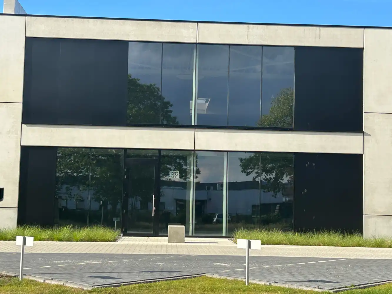 Commerciële ruimte te koop foto {{pictureIndex}}