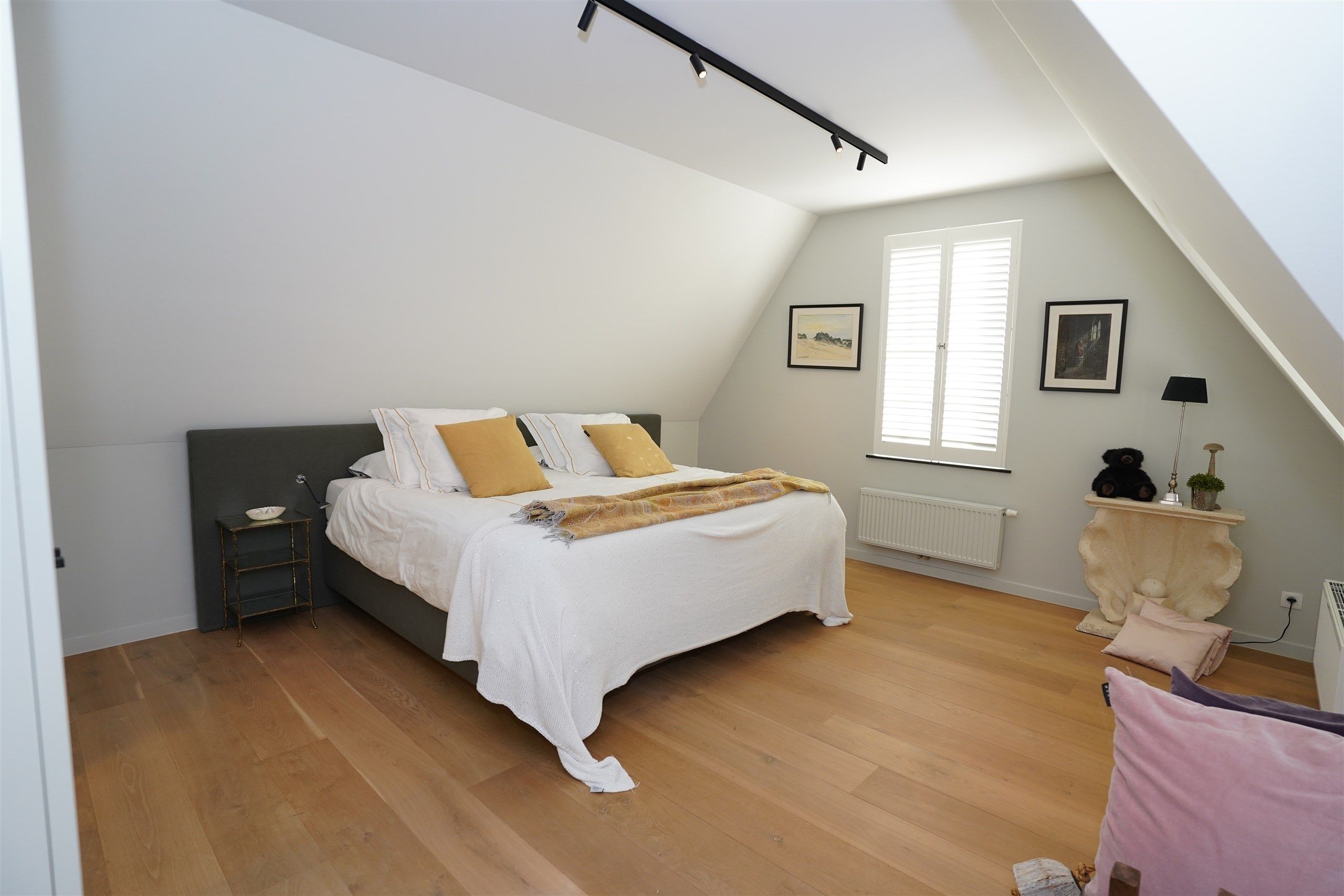 KNOKKE:FIRST SALE weekend 13 & 14 dec - 20 & 21 dec (11u - 17u) foto 17