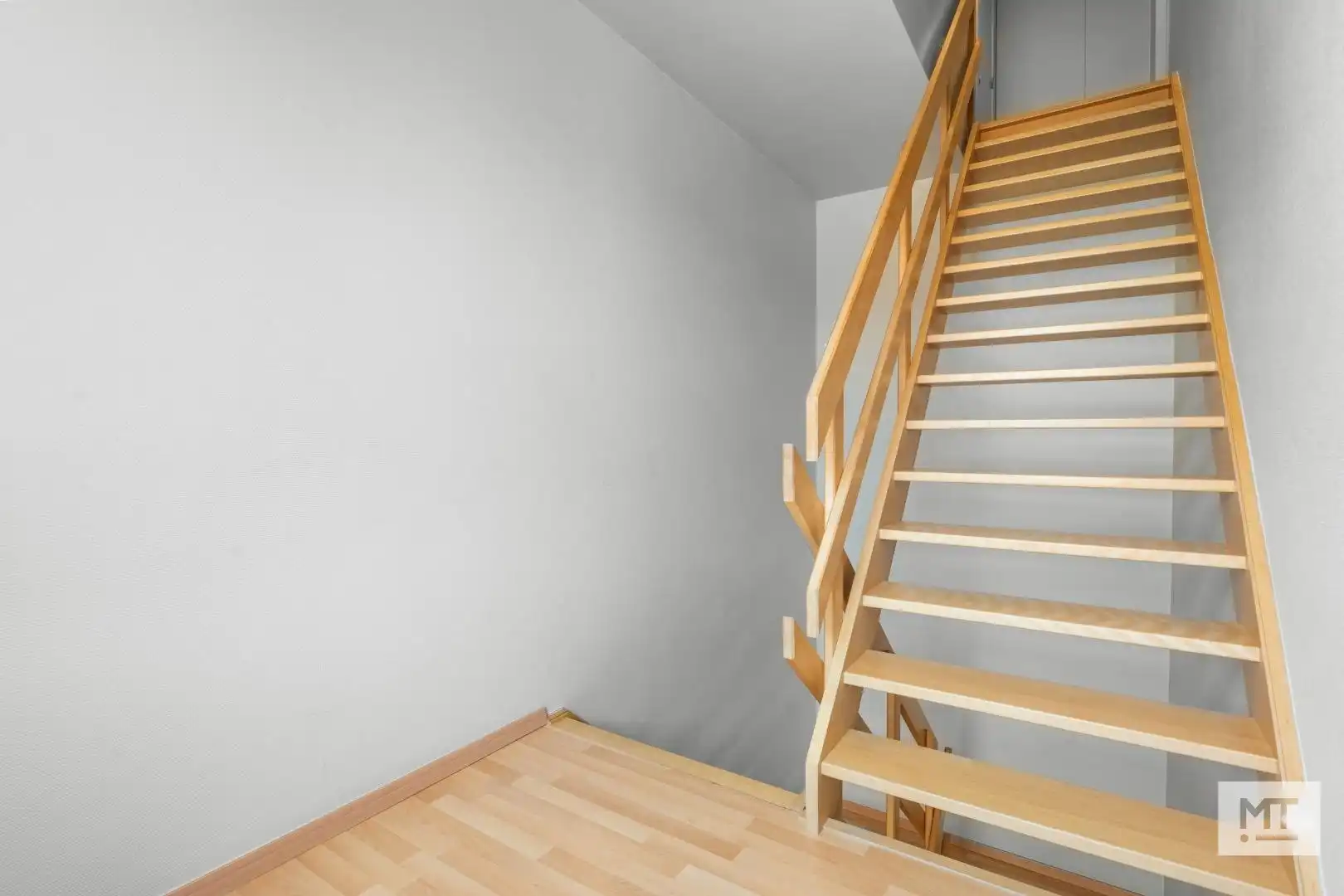 Opbrengsteigendom bestaande uit handelsruimte en 2 appartementen in centrum Beselare foto 11