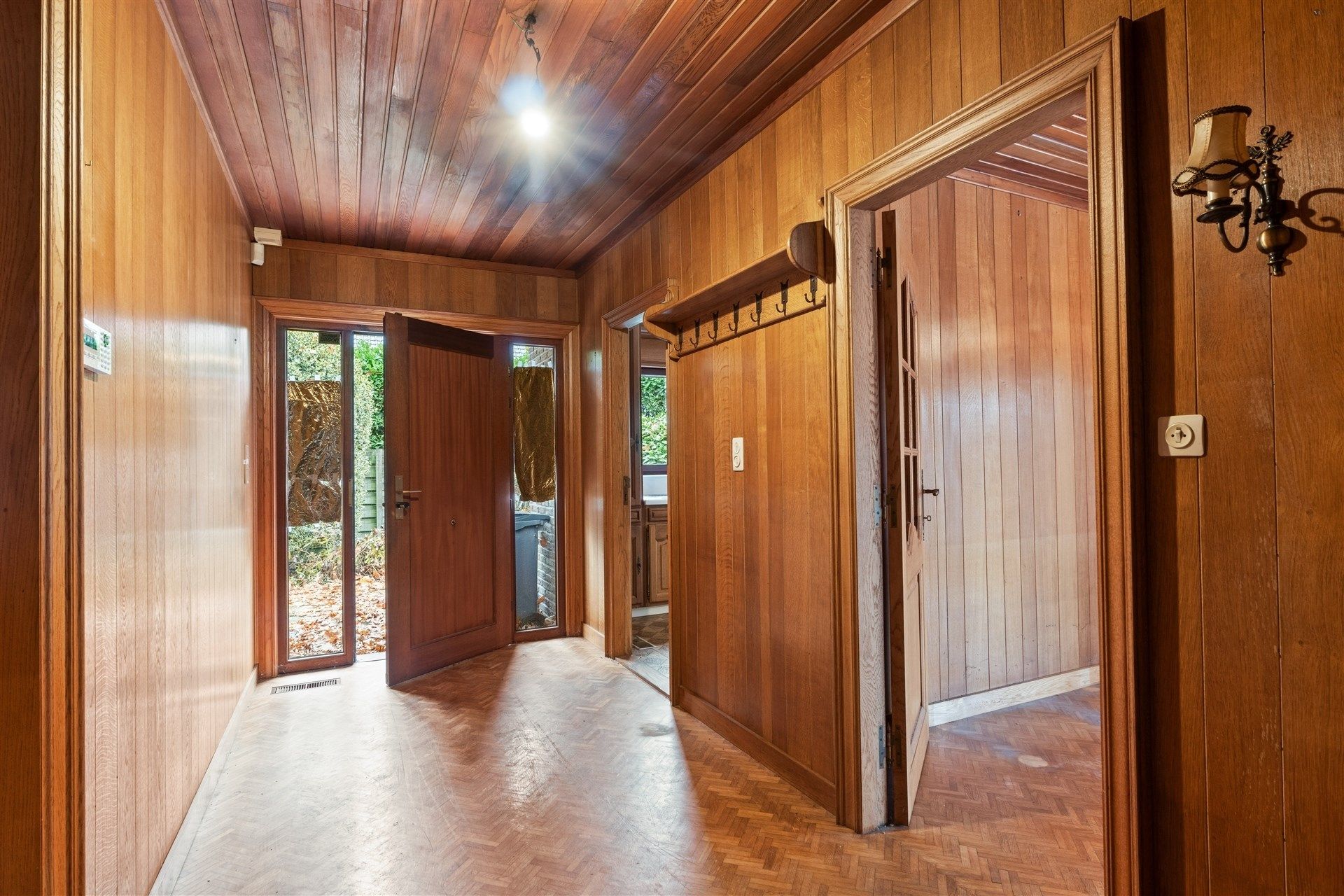 Gunstig gelegen open bebouwing met mooie tuin op een perceel van 2.212 m² foto 4