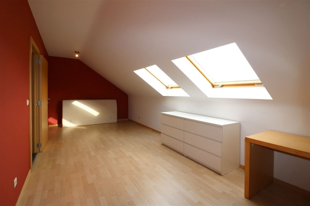 Duplex met groot terras, twee slpk en afgesloten garage foto 20