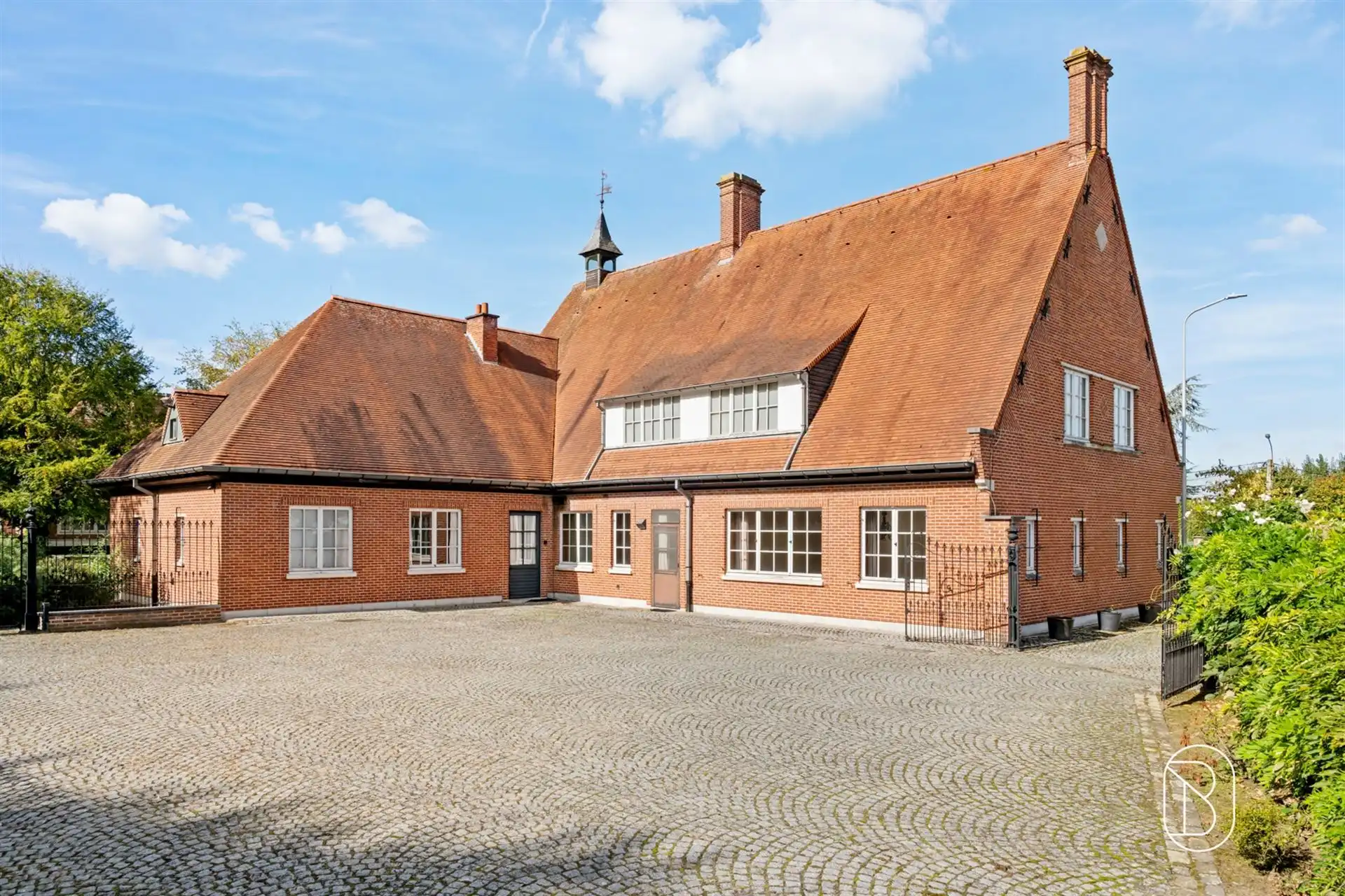 Landhuis-villa in Deerlijk omgeven door groen met 4 kamers foto 8