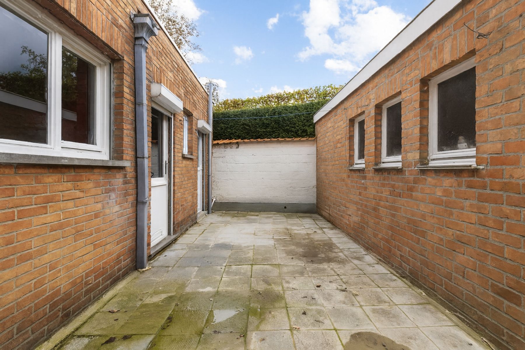 Te renoveren HOB met garage op centrale ligging foto 3