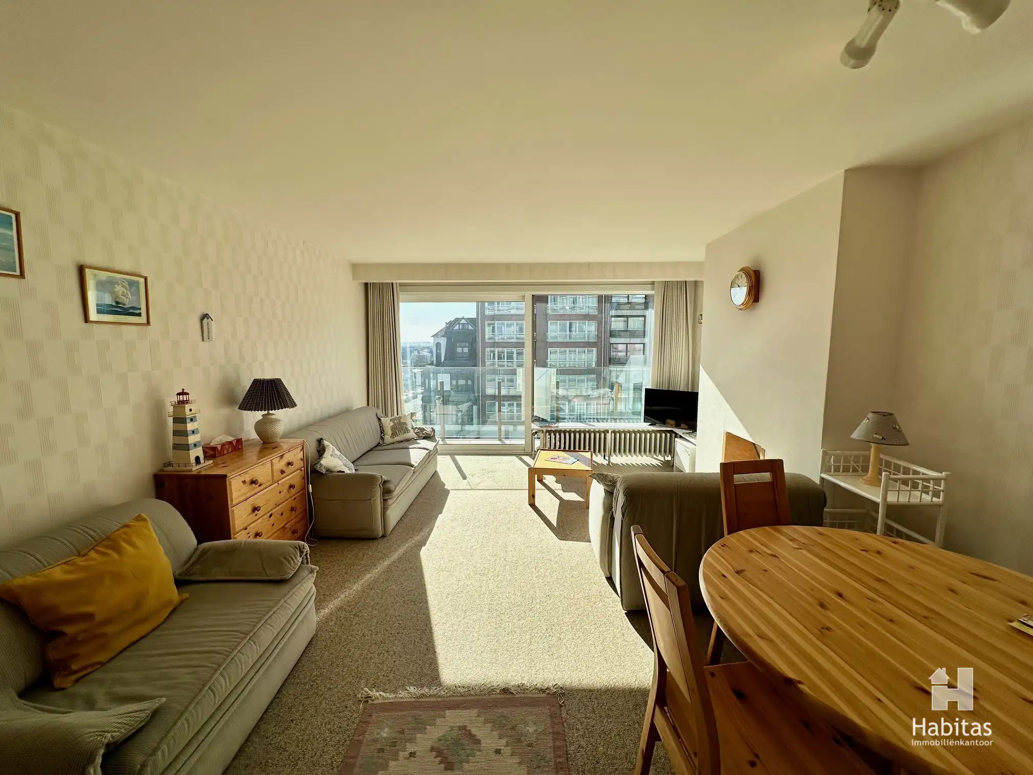 Verrassend ruime studio op 3de verdieping foto 7