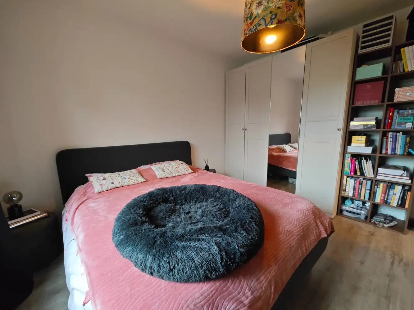 volledig gerenoveerde stadswoning met 4 slpks foto 19