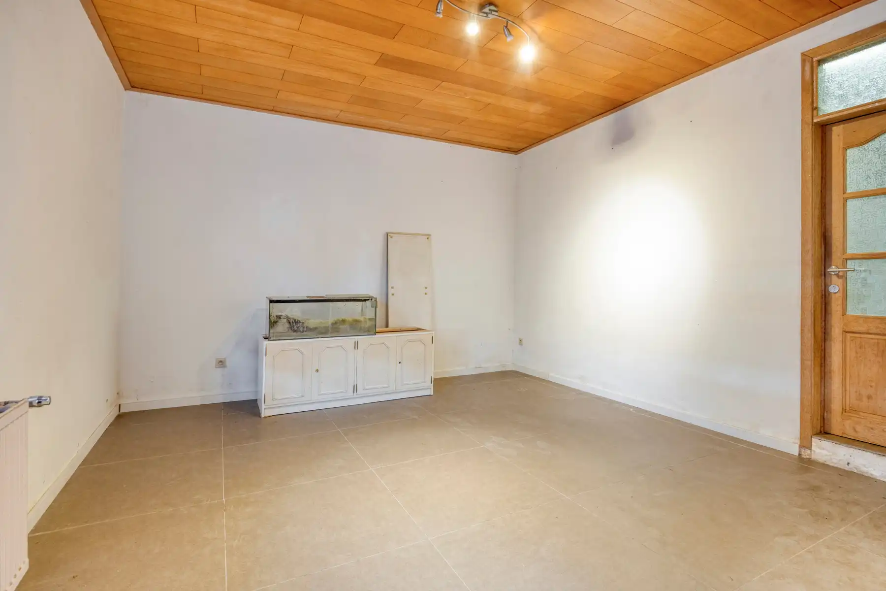 Ruime woning met 4 slaapkamers en loods  foto 9