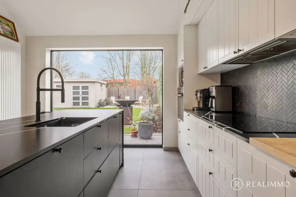 Verzorgde halfopen bebouwing op 364 m² in rustige verkaveling te Avelgem foto 8