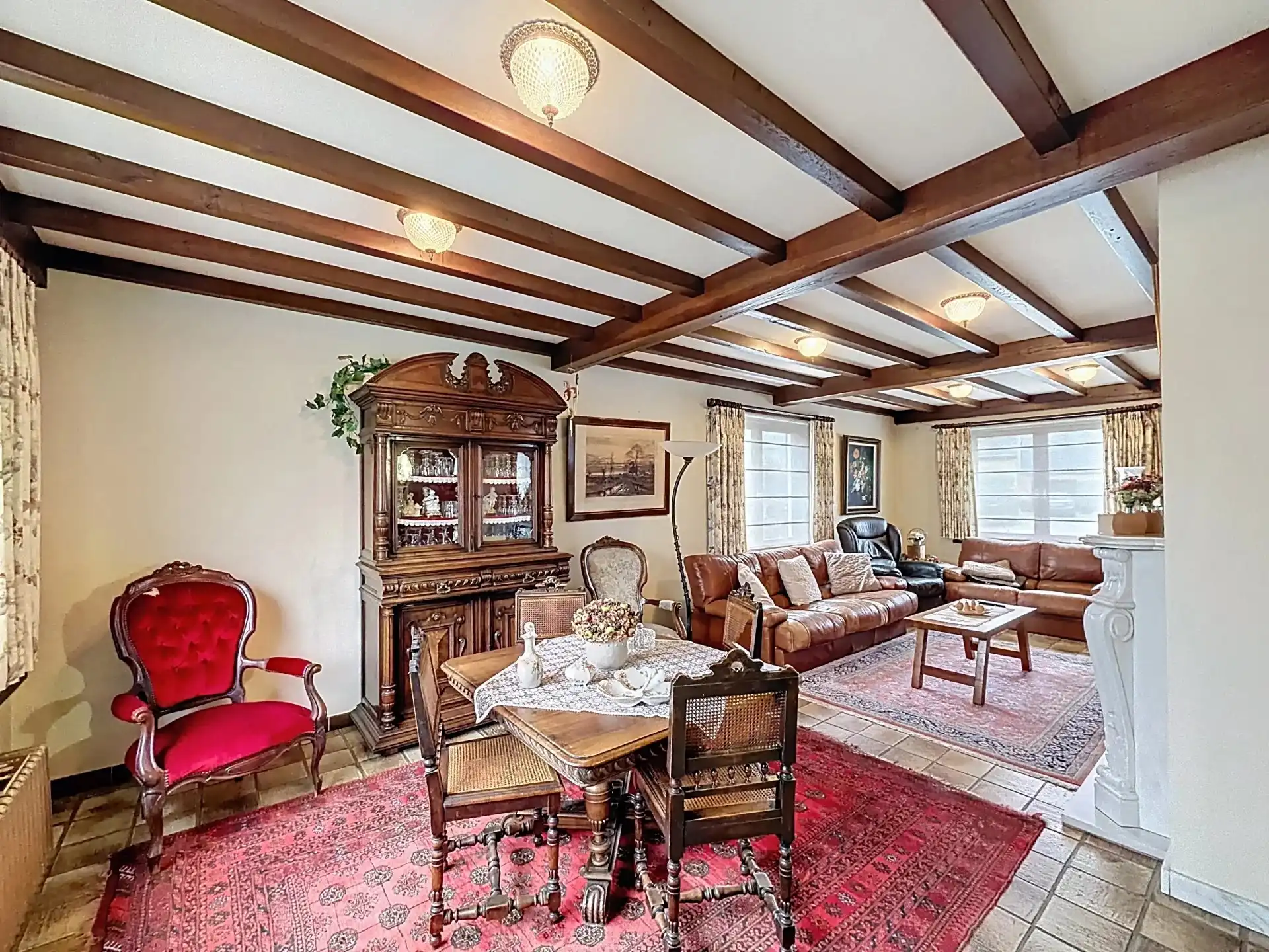 Op te frissen woning met 4 slaapkamers op een groot perceel. foto 7