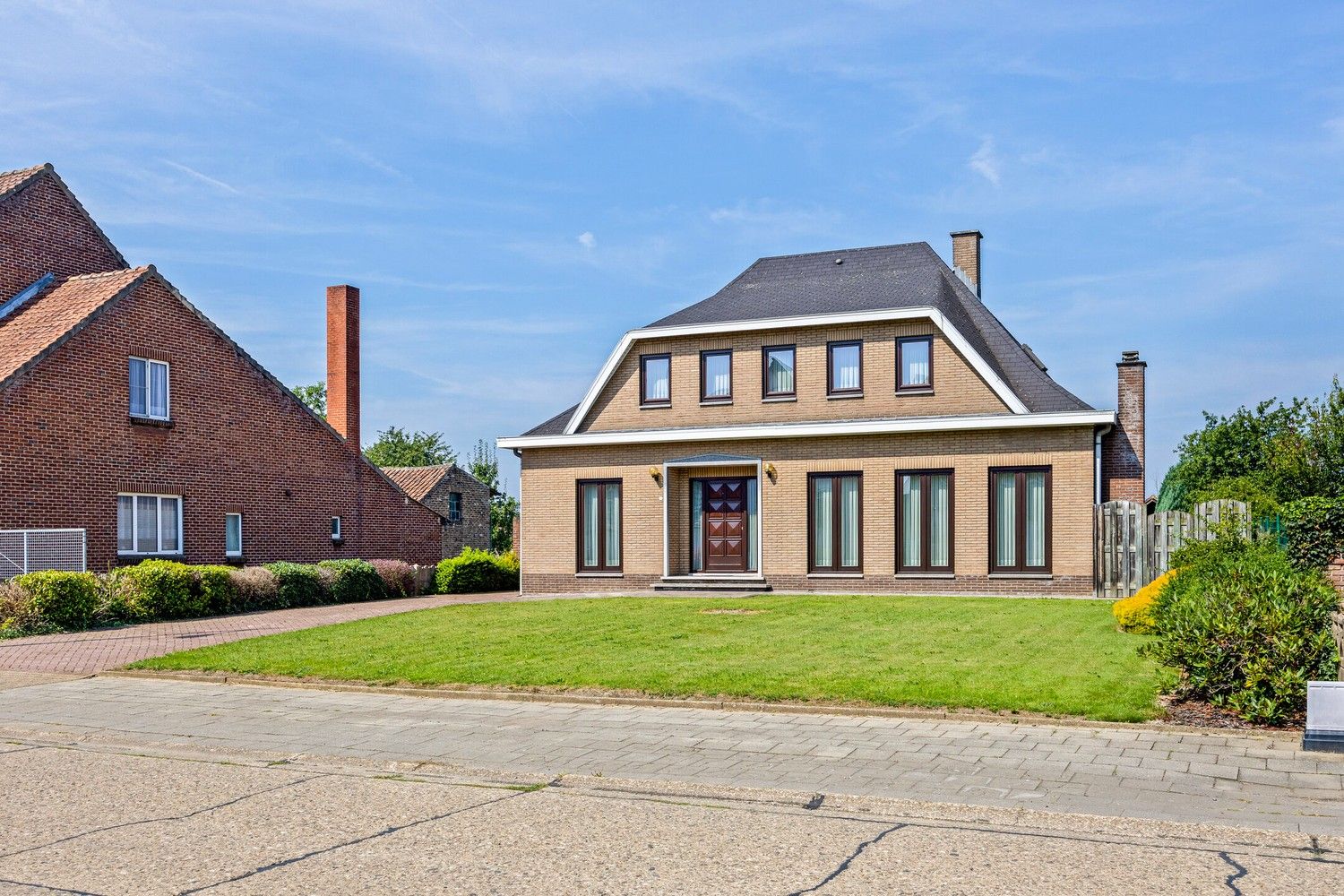 Vrijstaande woning op een ruim perceel in Uikhoven/Maasmechelen foto 2