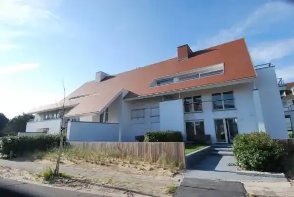 Vlot toegankelijke en ruime garage te huur, niveau -1 foto {{pictureIndex}}