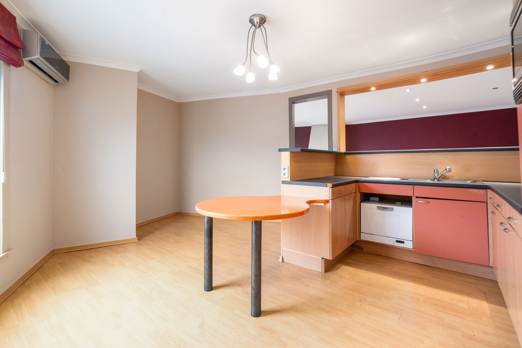 Instapklaar appartement met 2 Slaapkamers te Oordegem  foto 5