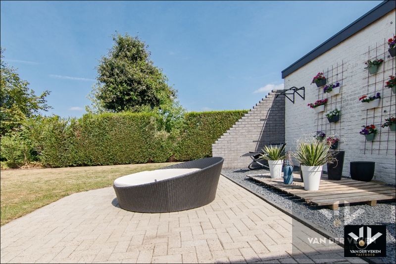 INSTAPKLARE WONING MET ONDERHOUDSVRIENDELIJKE TUIN IN DIEPENBEEK foto 14