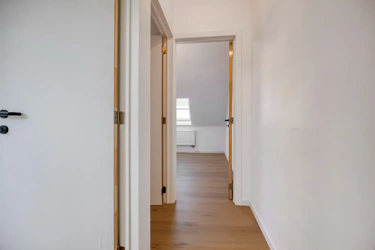 Volledig gerenoveerde woning in het centrum van Lichtervelde met 3 slaapkamers en leuk zonnig tuintje foto 14