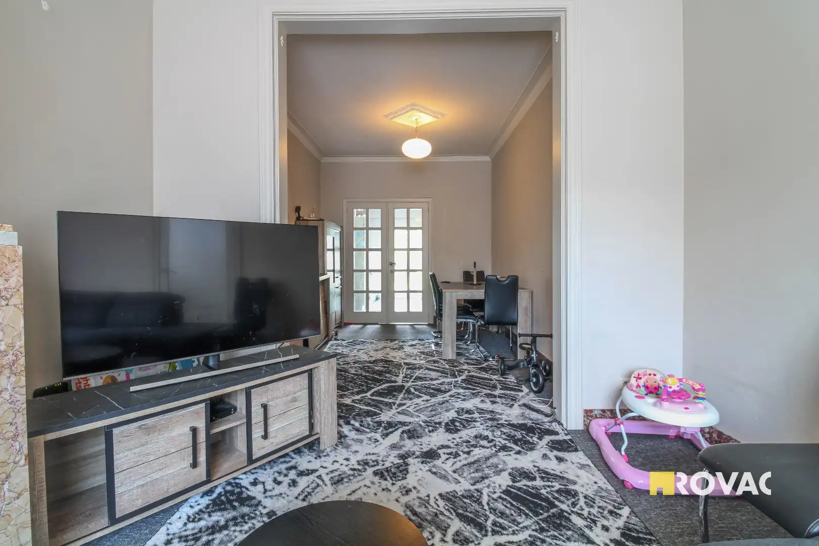 Ruime rijwoning met tuin! foto 4