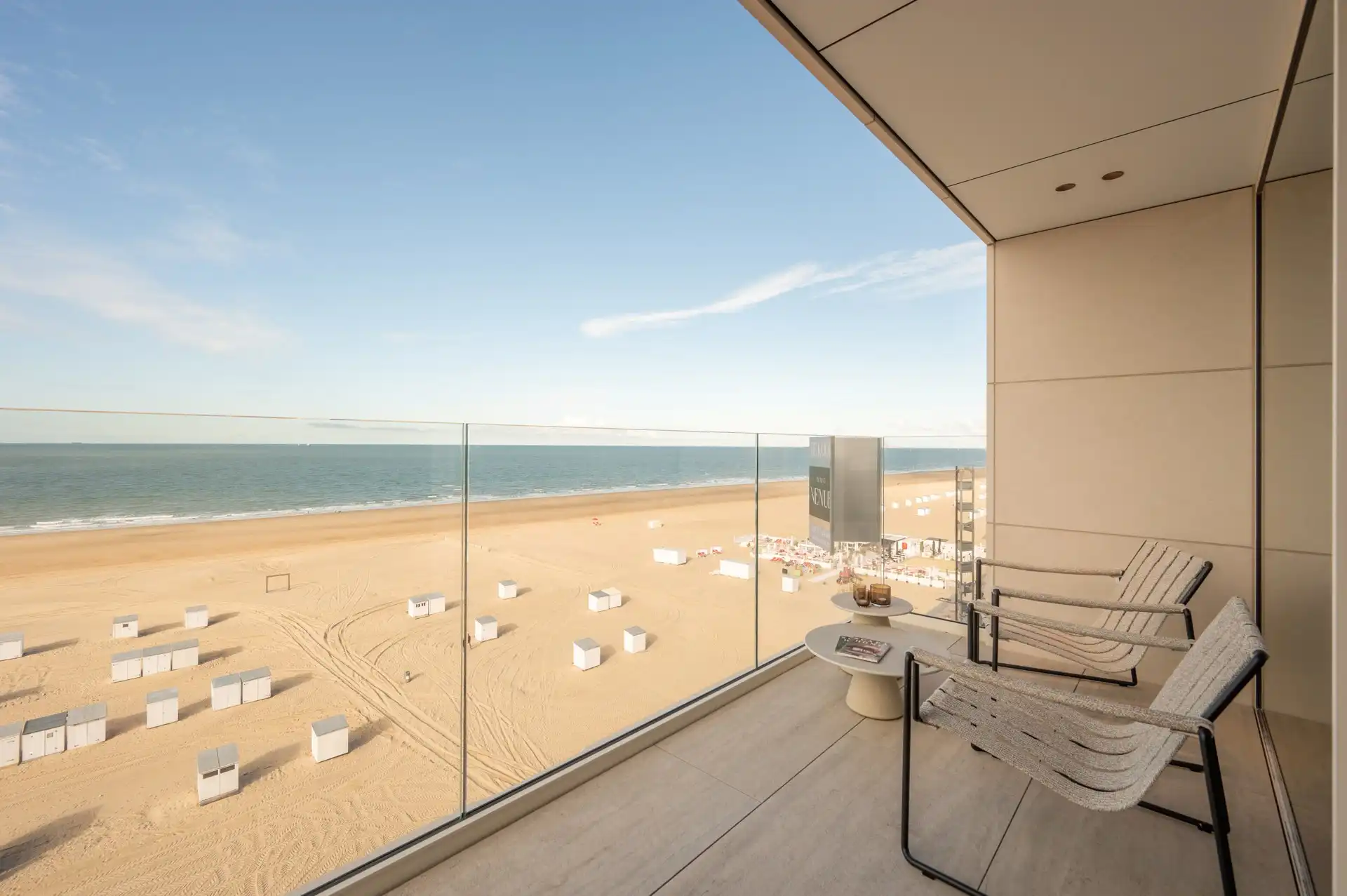 Exclusief nieuwbouwappartement met frontaal zeezicht en royale terrassen nabij het Alberplein foto 4