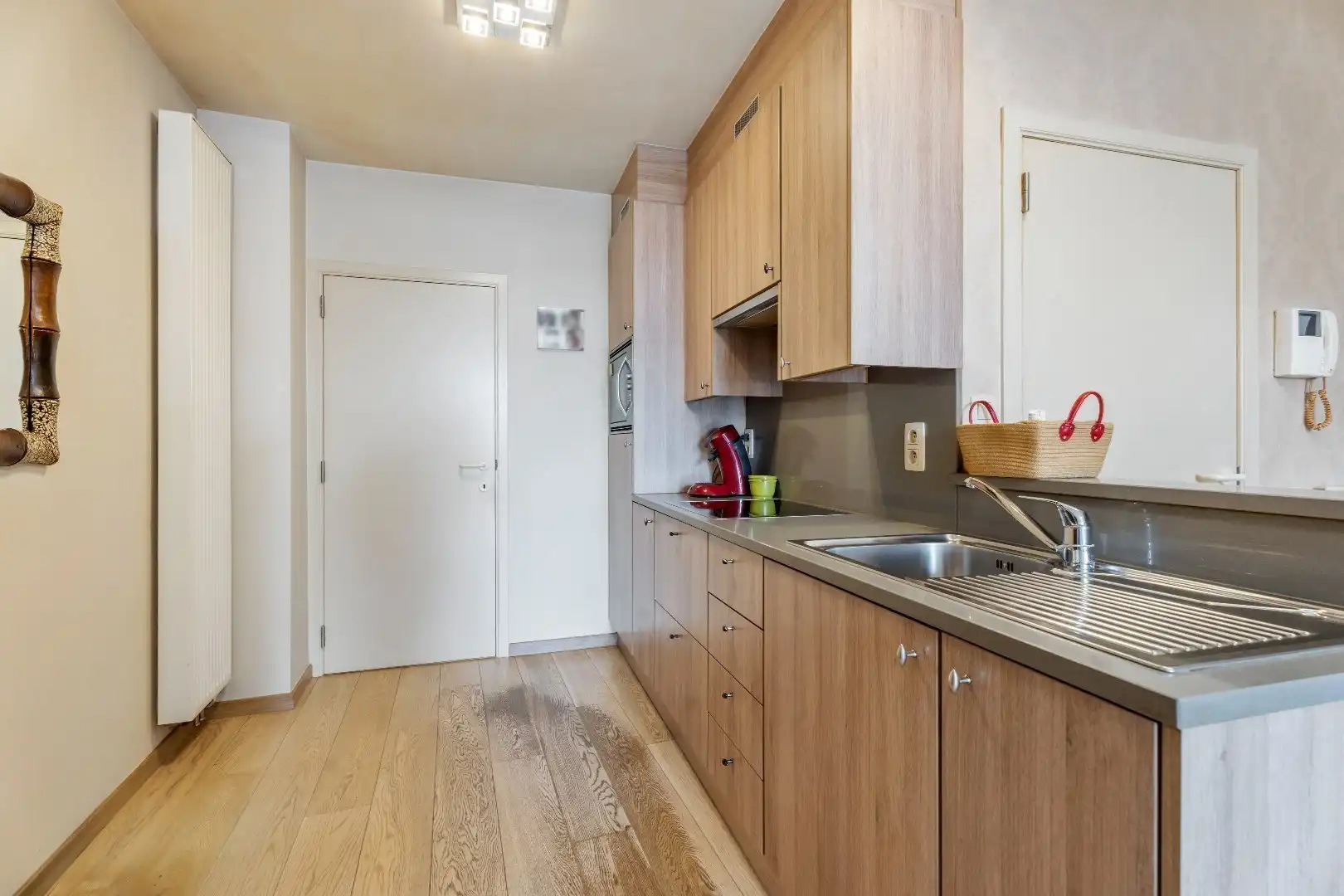 Uniek triplex met zonneterras van 75 m² in hartje Ieper foto 8