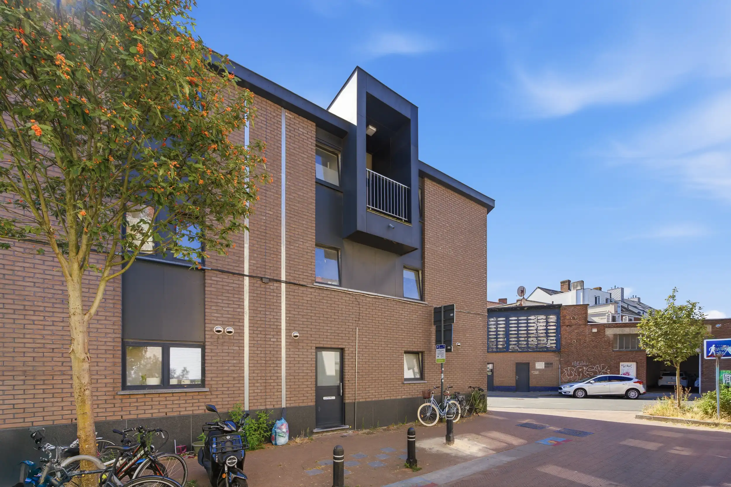 Recente en energiezuinige woning met terras foto {{pictureIndex}}