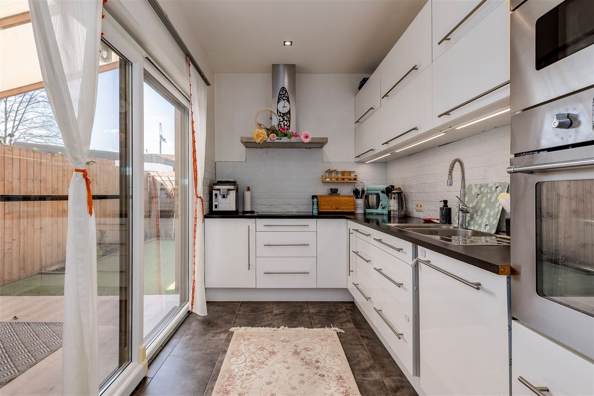 Leuke woning met 3 slaapkamers en gezellige stadstuin in Merksem foto 4