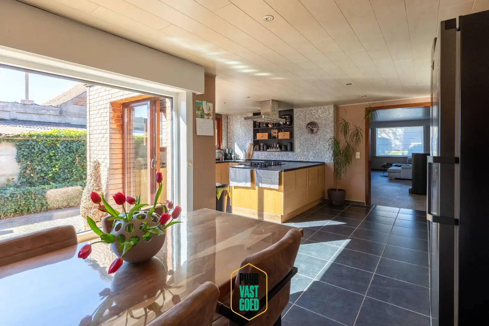 Verzorgde comfortabele halfopen wonig op 476 m² grond, met aangename tuin foto 10