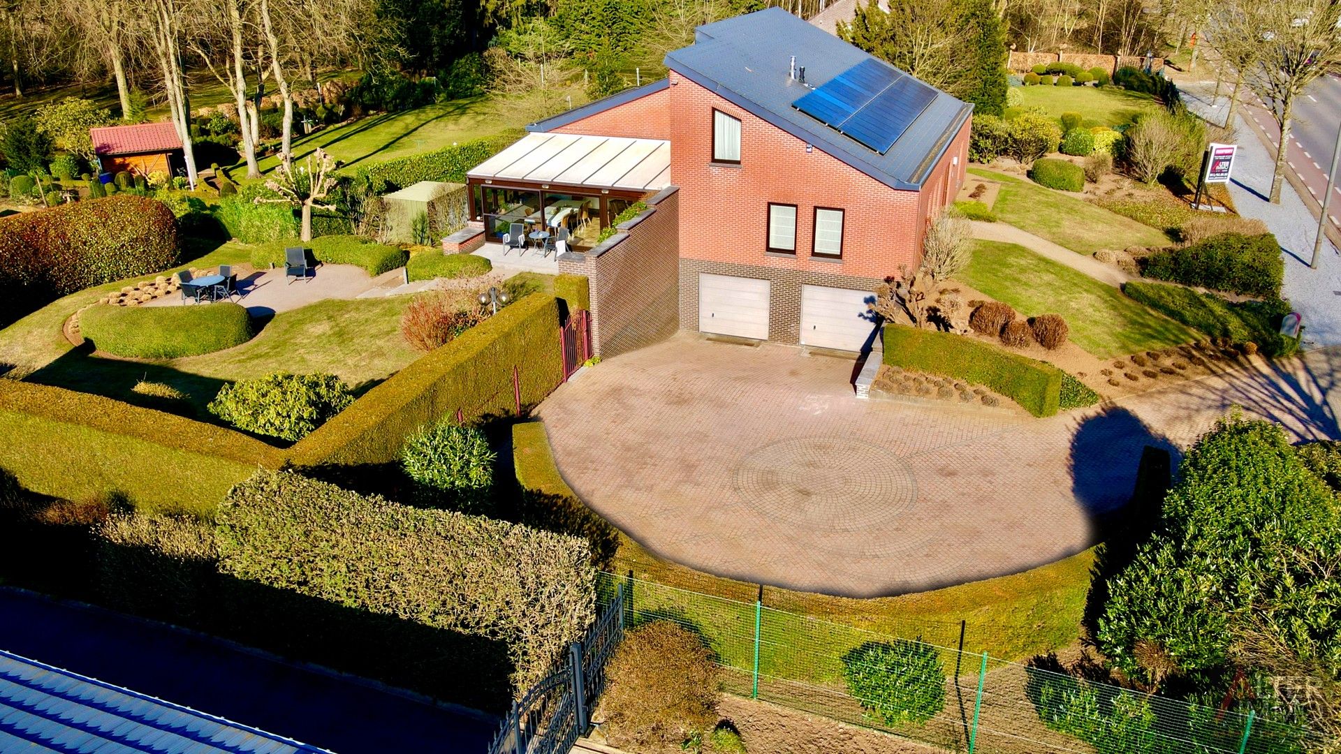 Uitzonderlijke woning op een uitstekende locatie. Top onderhouden,  4/5 slaapkamers op een extra breed (41,5m) perceel van ca. 20 are vlakbij Zolder centrum - prachtige tuin! foto 49