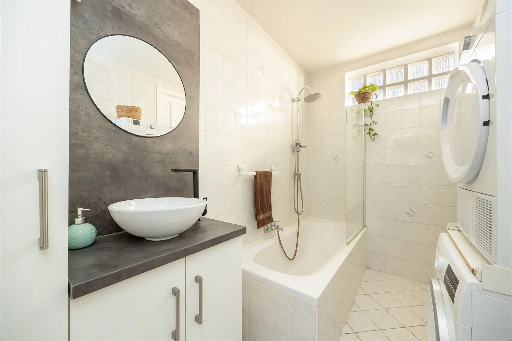 Ruim appartement met 3 slaapkamers en staanplaats foto 10