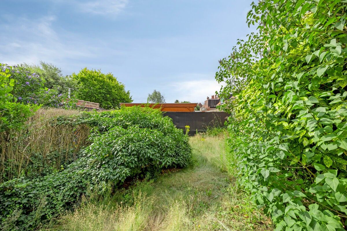 RUIME EN RUSTIG GELEGEN GEZINSWONING | 4 SLPKS - GARAGE - TUIN | TE RENOVEREN foto 24