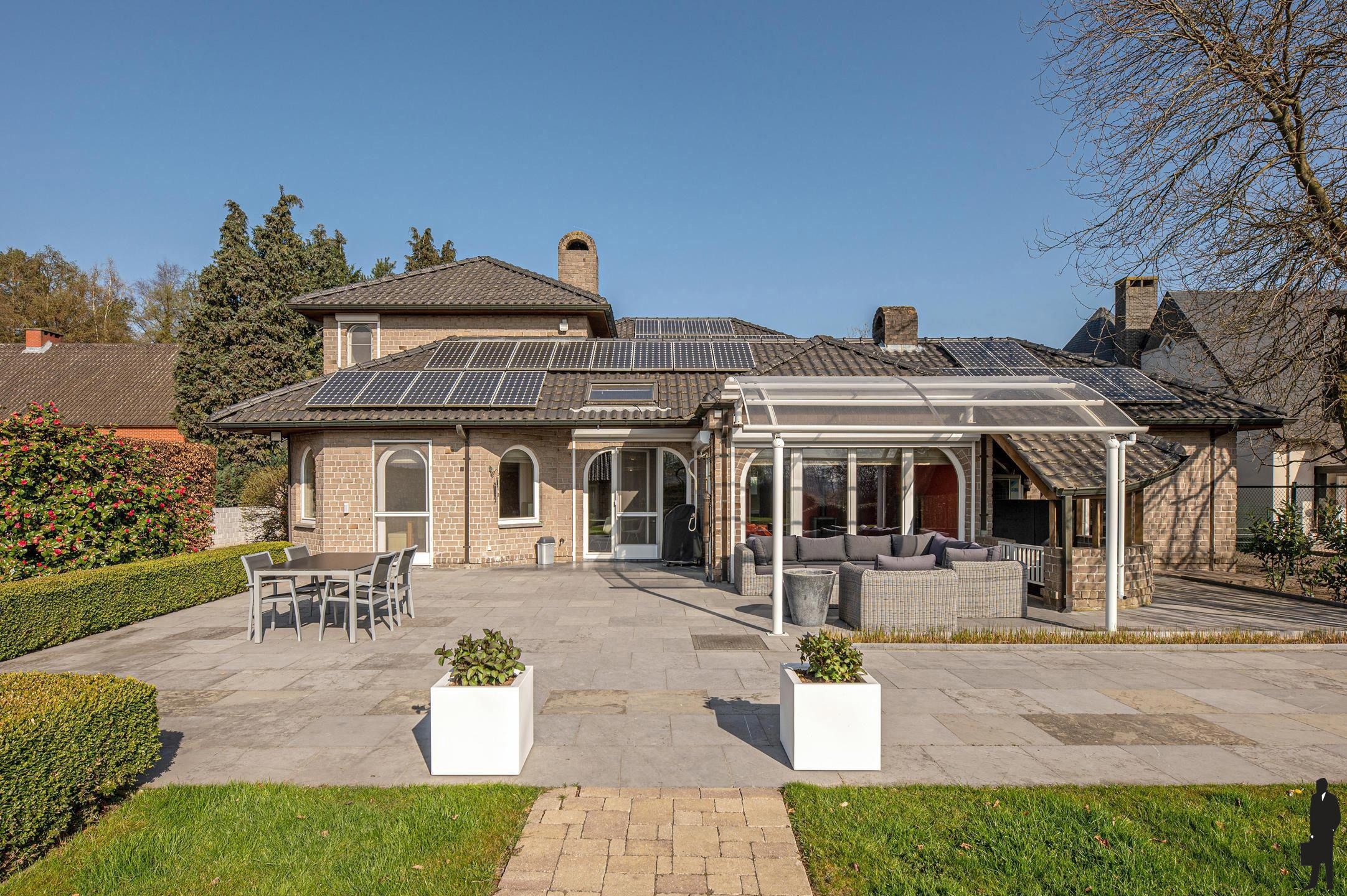 Exclusieve mediterraanse villa met 3 slaapkamers, 3 badkamers en parktuin op 3.805 m² foto 20