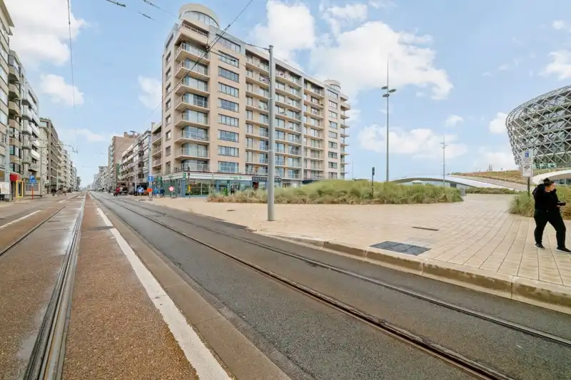 Ruime handelszaak nabij het casino van Middelkerke foto 16